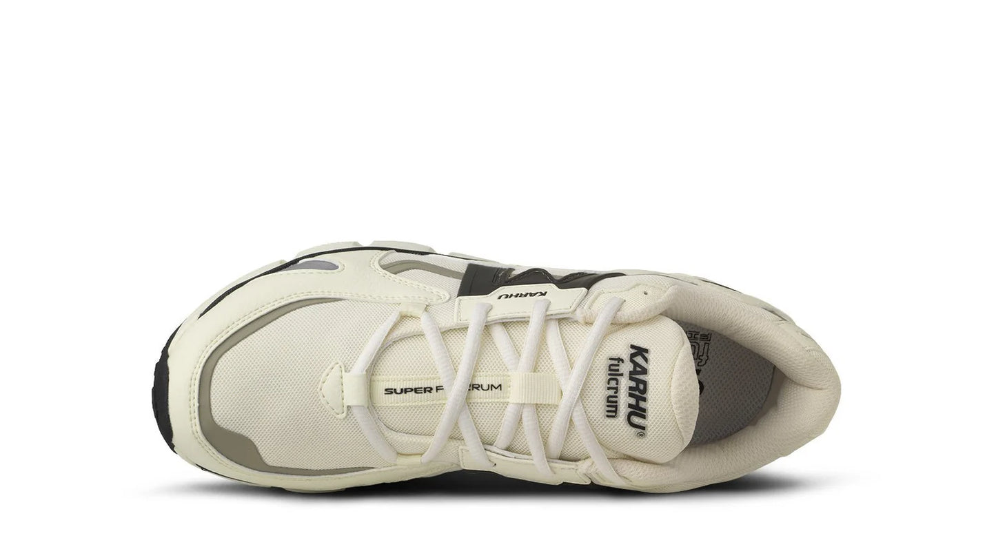 Karhu Super Fulcrum- Vanilla/ Ice Black