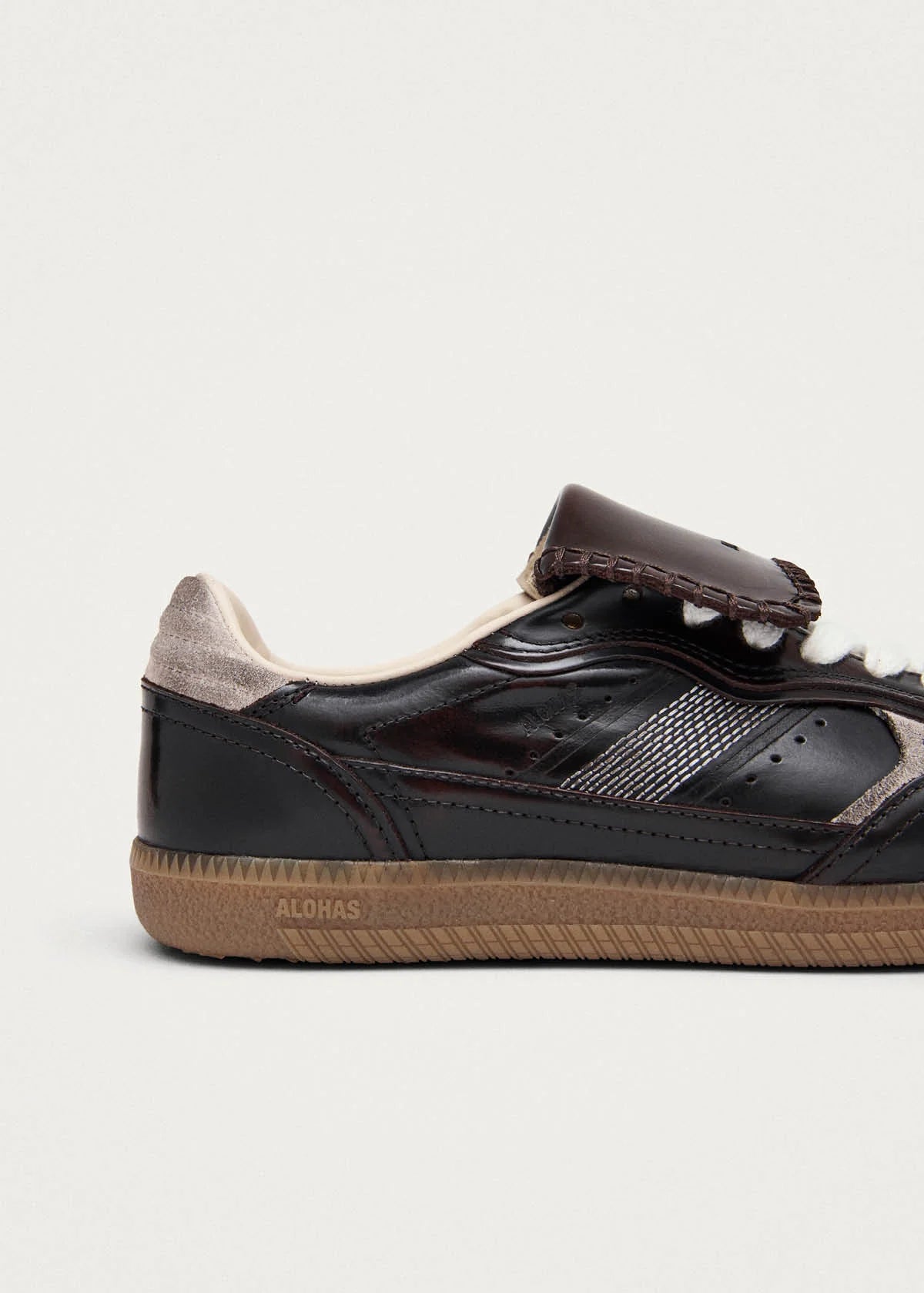 ALOHAS 490 Club Brushed Dark Chocolate Leather